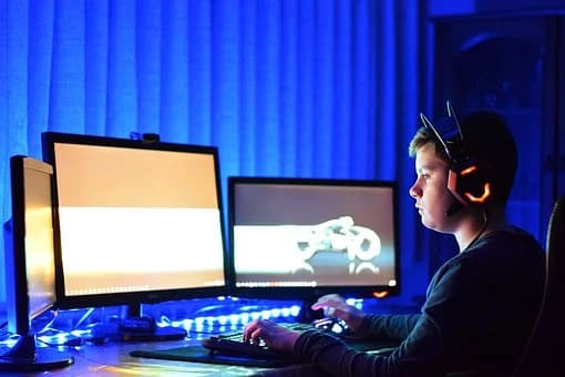 6 Ways to Stay Safe While Gaming or Gambling Online